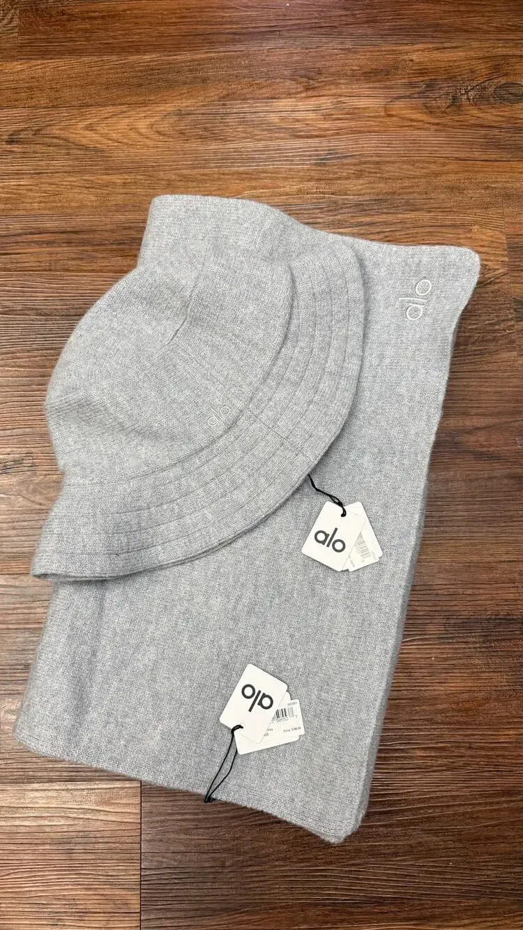 ALO Scarf Oversized Knit Bucket Hat Set Heather Grey $286 retail Merino Wool NWT